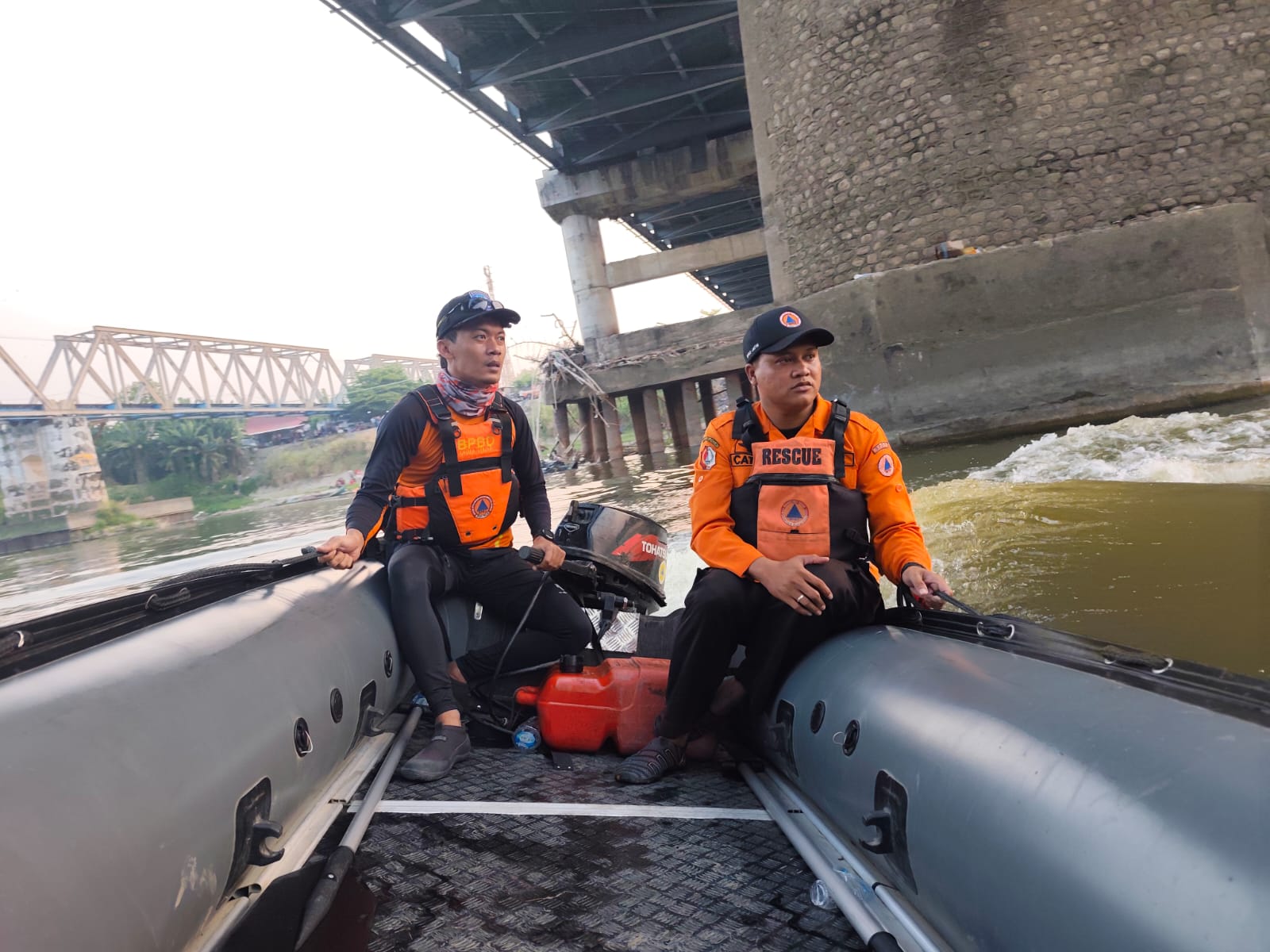 Tim SAR Gabungan Sisir Sungai Bengawan Solo, Cari Warga Cepu Blora yang Tenggelam di Padangan